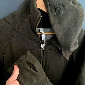 Lululemon olive green zip-up Scuba hoodie